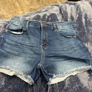 Born Primitive size 2XL